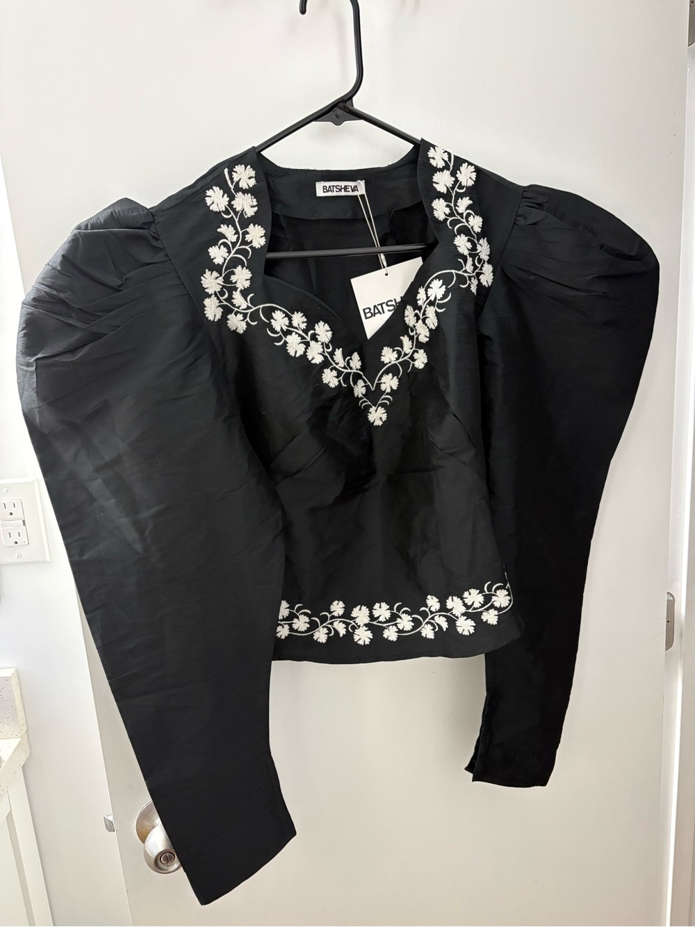 BATSHEVA puff sleeve top - Picture 5 of 11